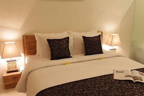 The Adnyana Villas & Spa Denpasar  Luaran gambar
